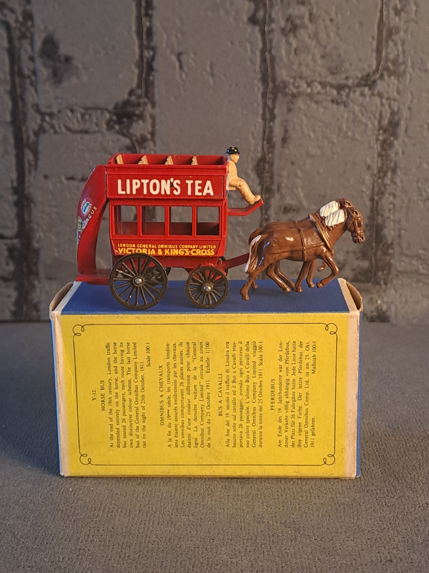 Matchbox Models of Yesteryear Horse Bus
