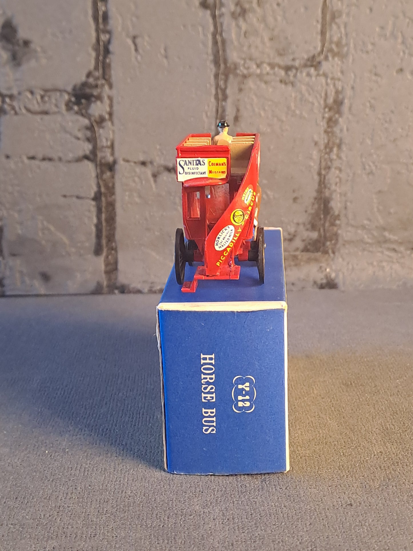 Matchbox Models of Yesteryear Horse Bus