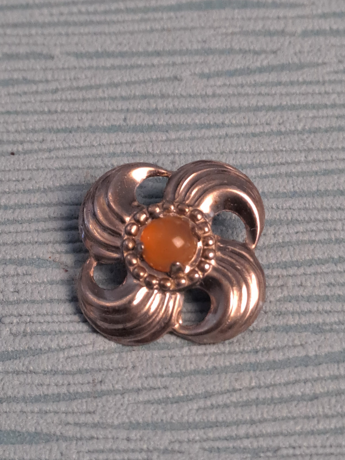 WW2 WHW Sun Wheel Flower Rare / WW2 WHW Swastika Flower Rare