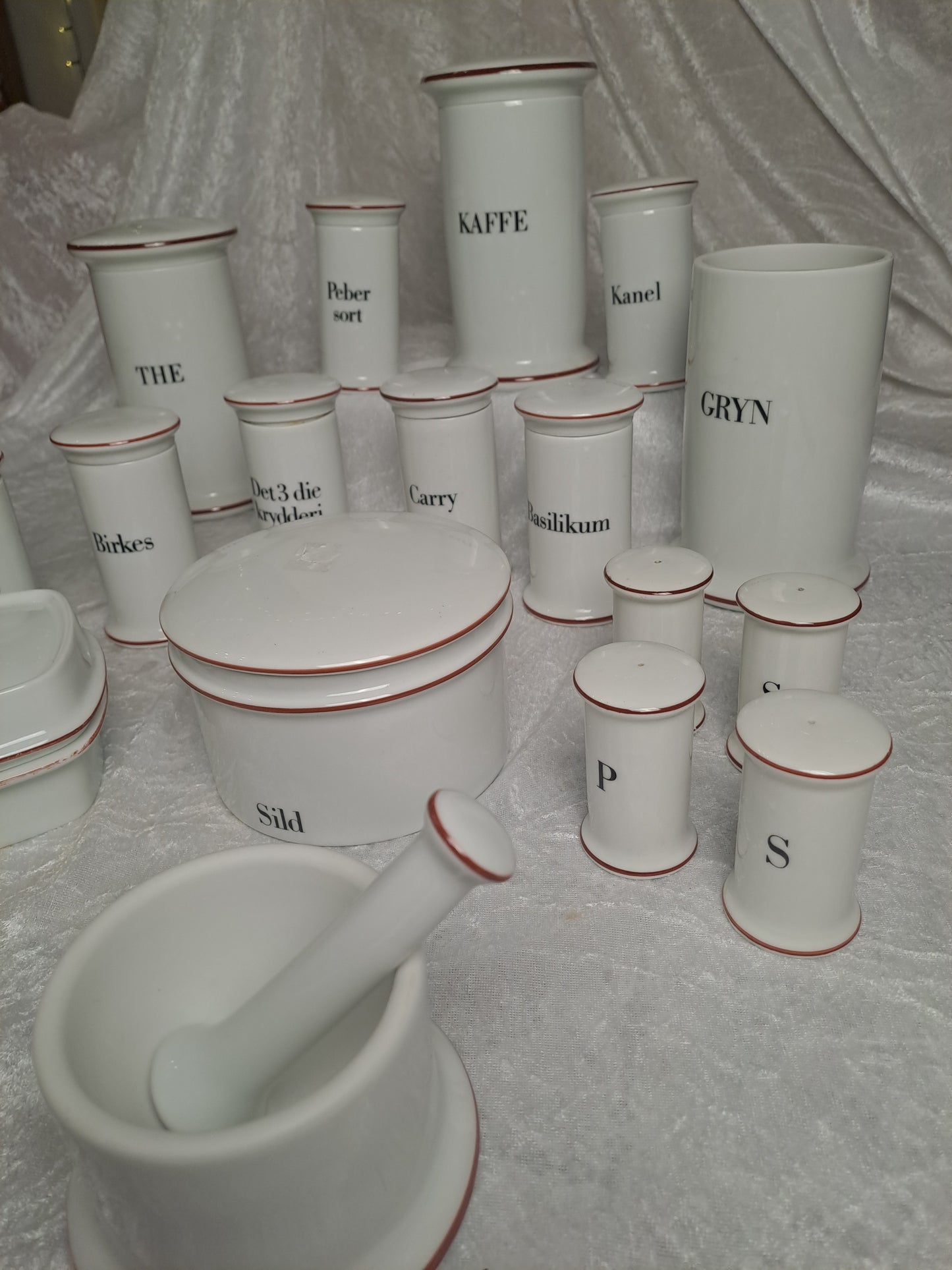 Bing & Groendahl Spice Jars / Bing & Grøndahl Krydderikrukker