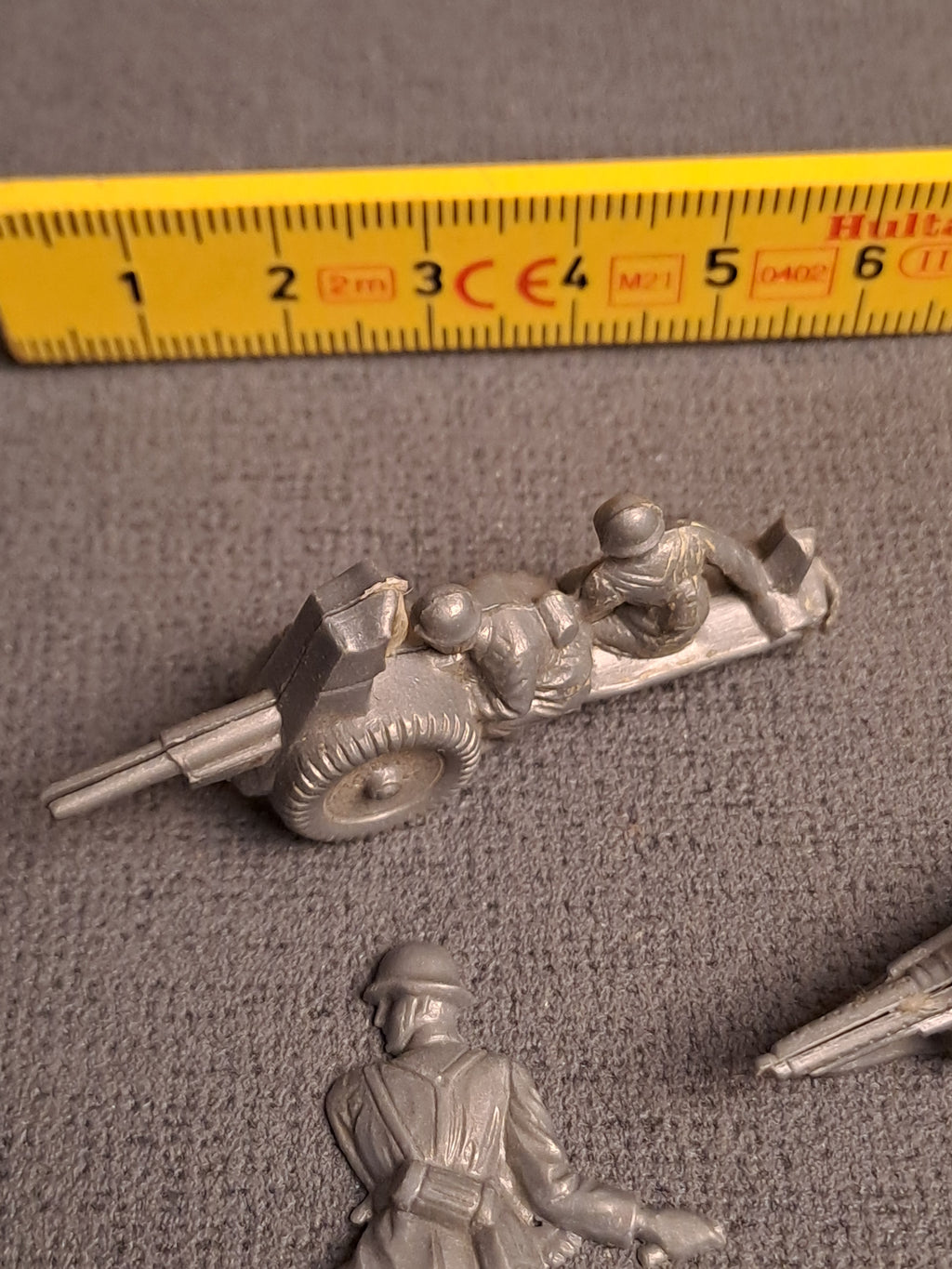 WHW x3 Anti-Tank Cannon, Machine Gunner and Soldier