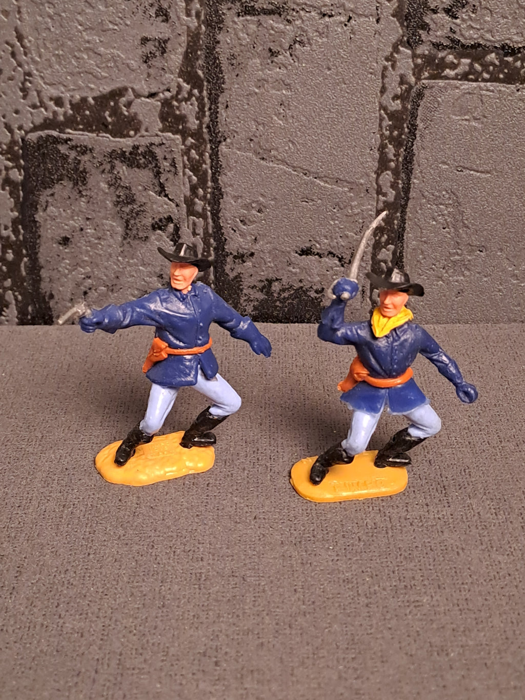 Timpo Toys U.S Cavalry Scenary