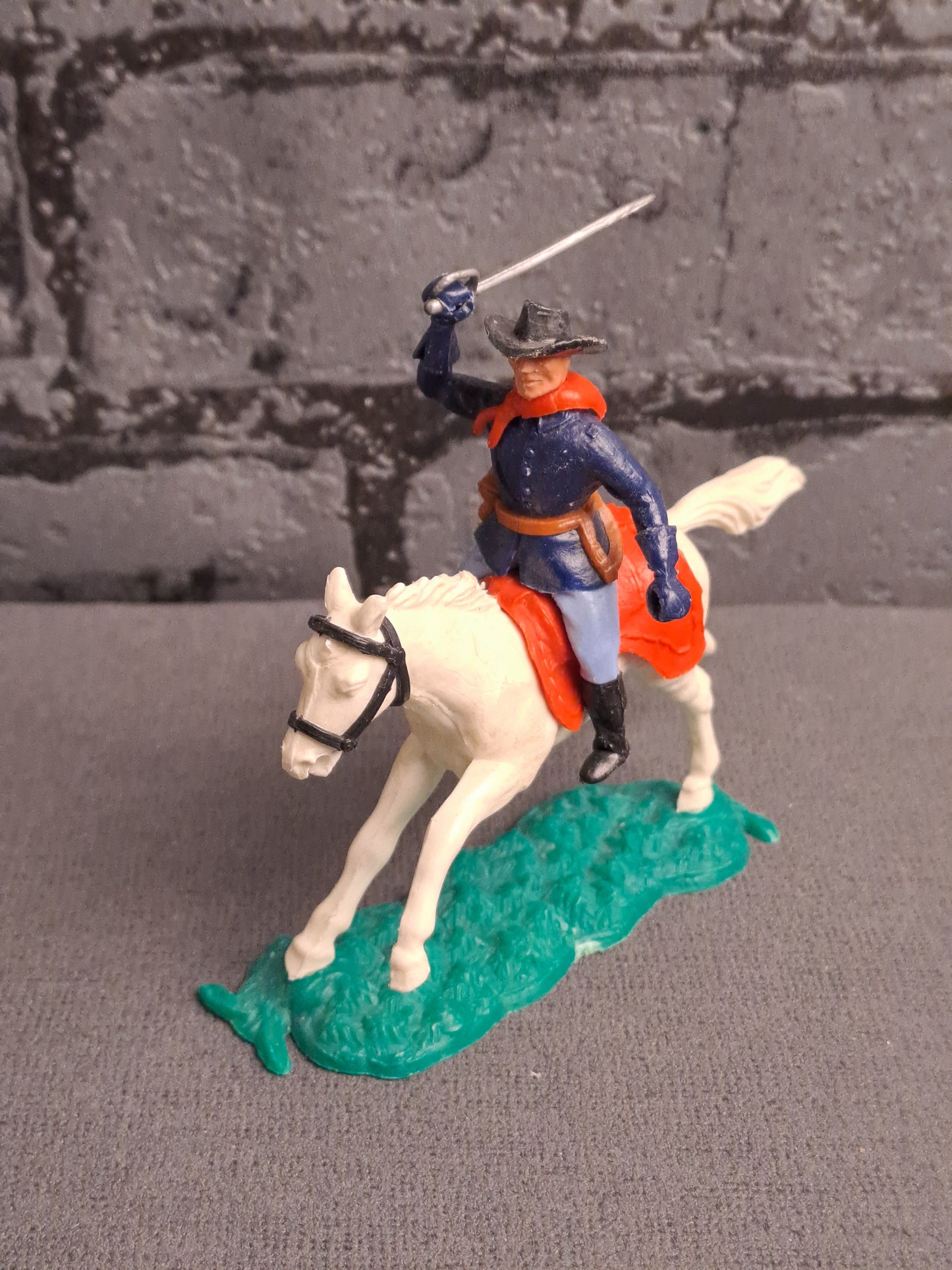 Timpo Toys U.S Kavaleri Officer  on Horse / Timpo Toys U.S Kavaleri Officer på Hest