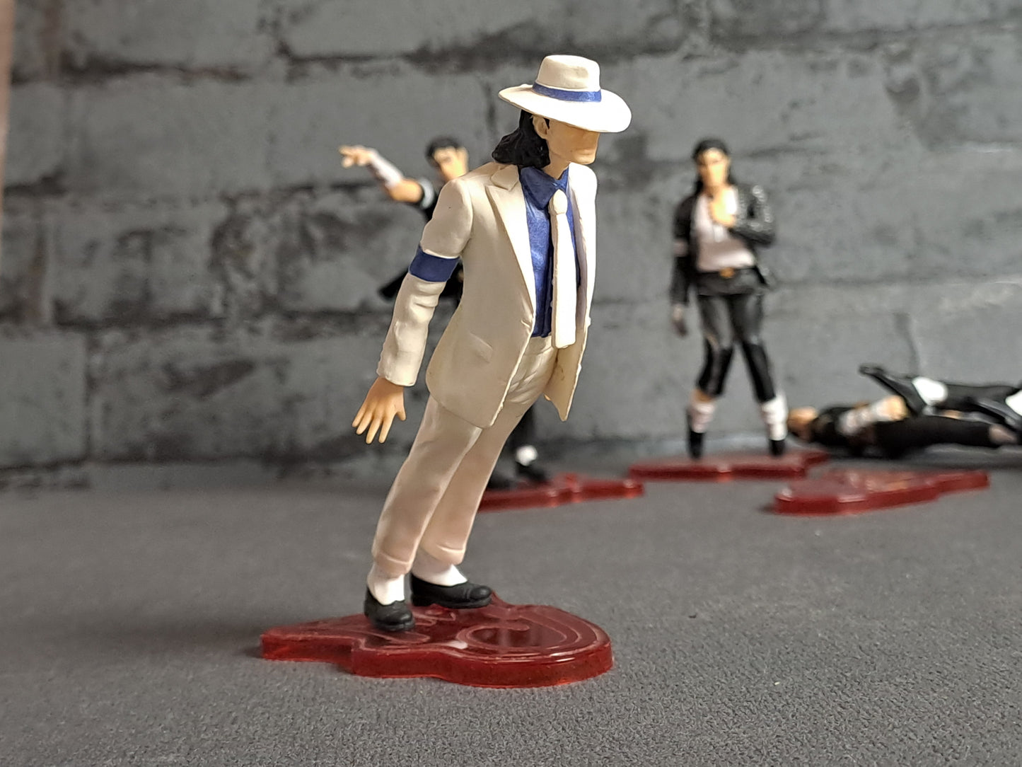 Michael Jackson Collecting Figures 2010