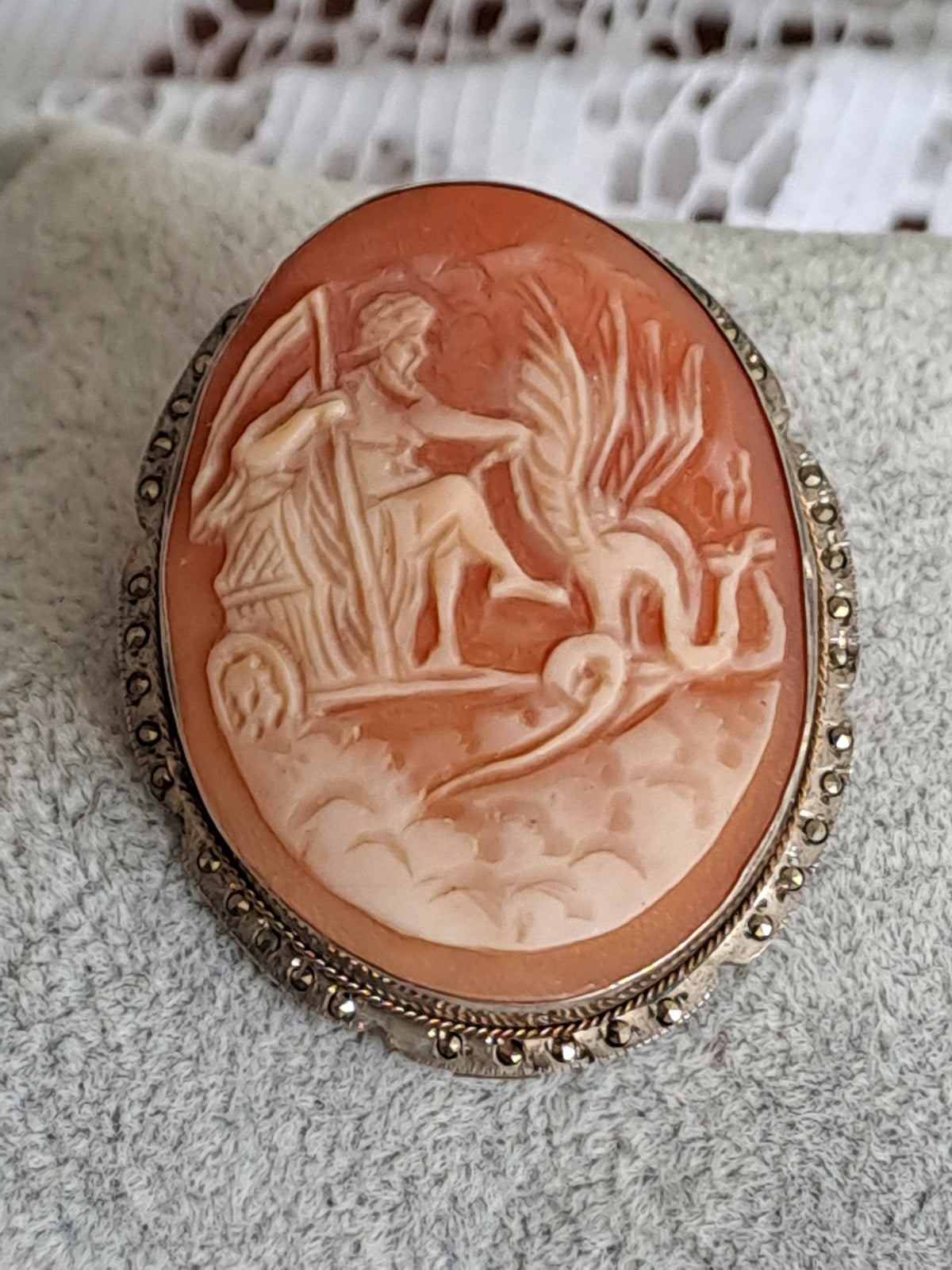 Large Antique 800 Silver Shell Carved Cameo Pendant/Brooch