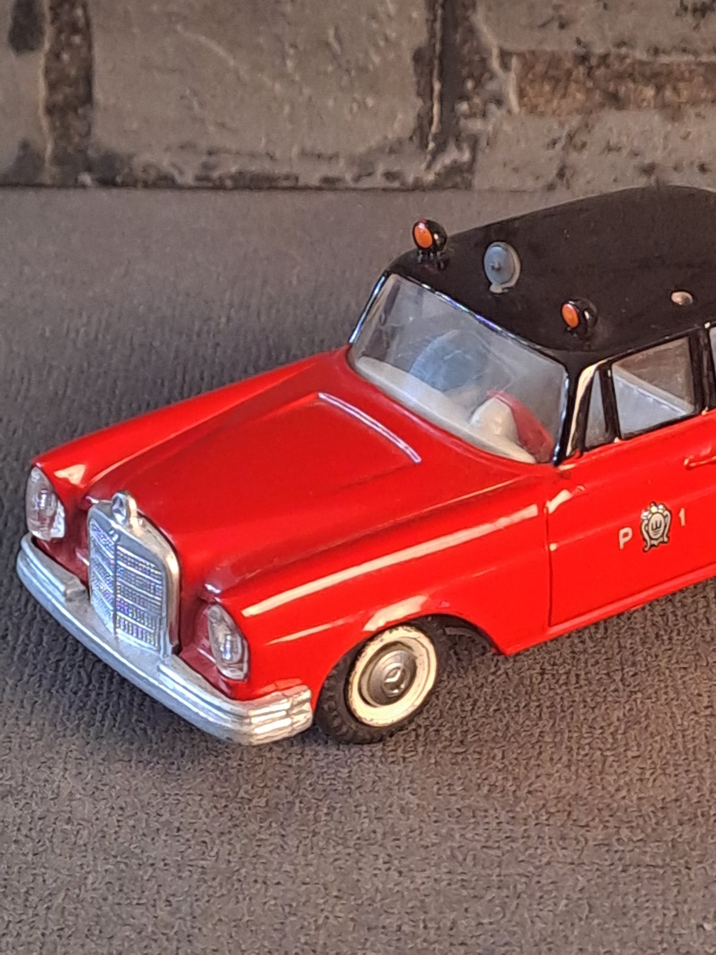 Tekno Denmark Mercedes Benz 220se Fire Chief