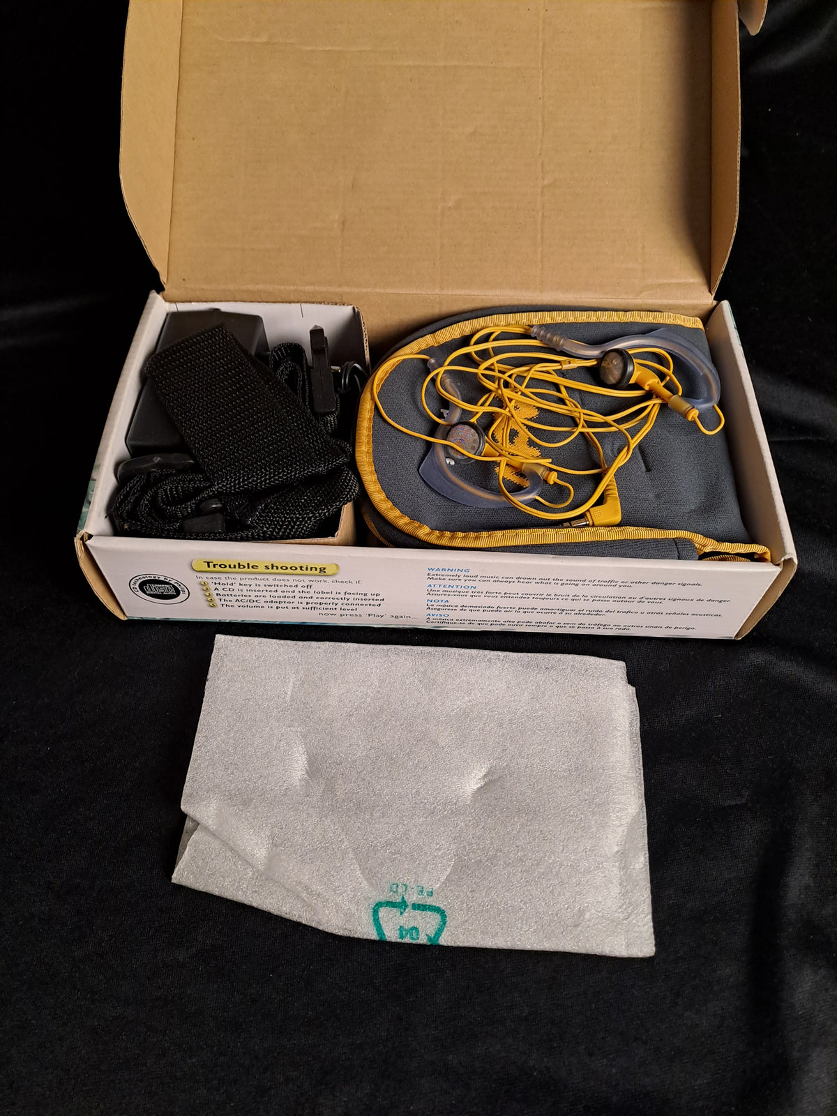 Vintage Philips Portable CD Player ACT7582 Prod.year: 2000 / Vintage Philips Discman Prod.år: 2000