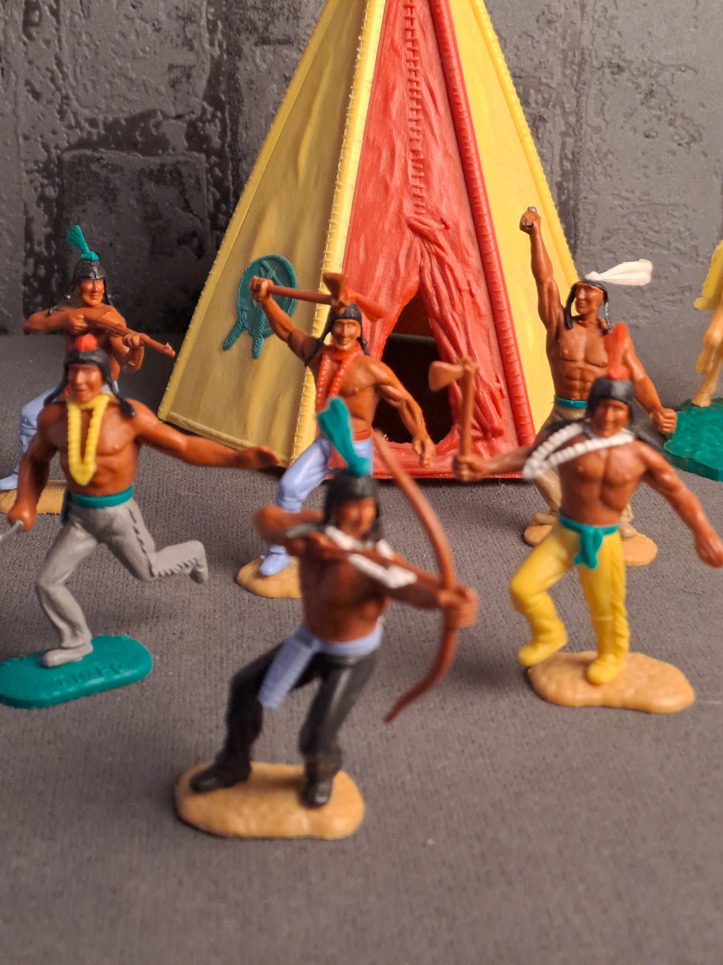 Timpo Toys Indians with Tipi