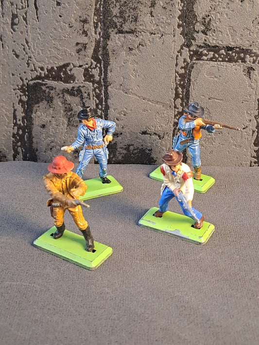 Britains Deetail x4 Cowboys