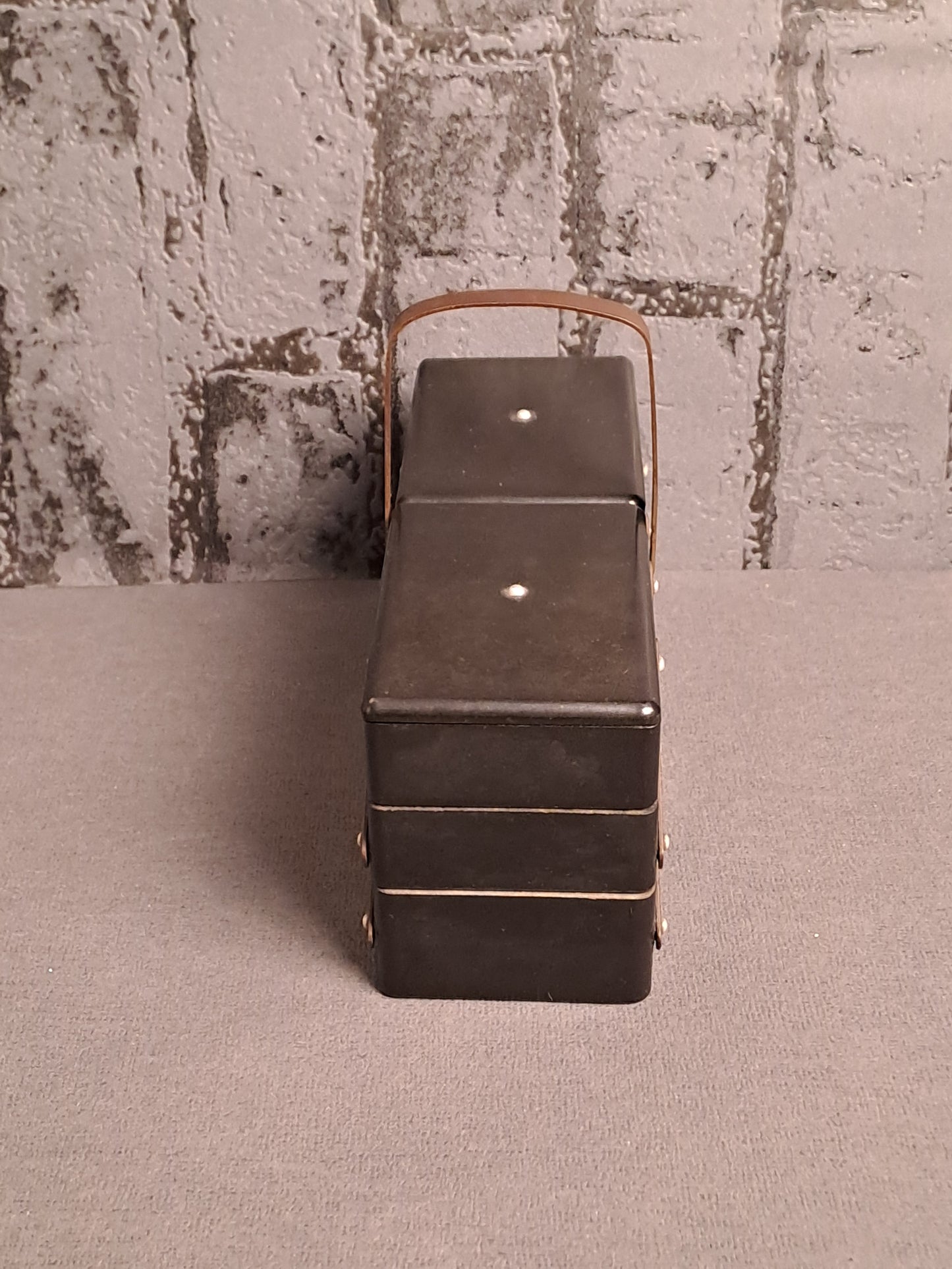 Very Rare Bakelite Sewing Box / Meget Sjældent Bakelit Syskrin 1930erne