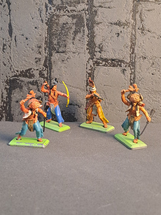 Britains Deetail Indians x4