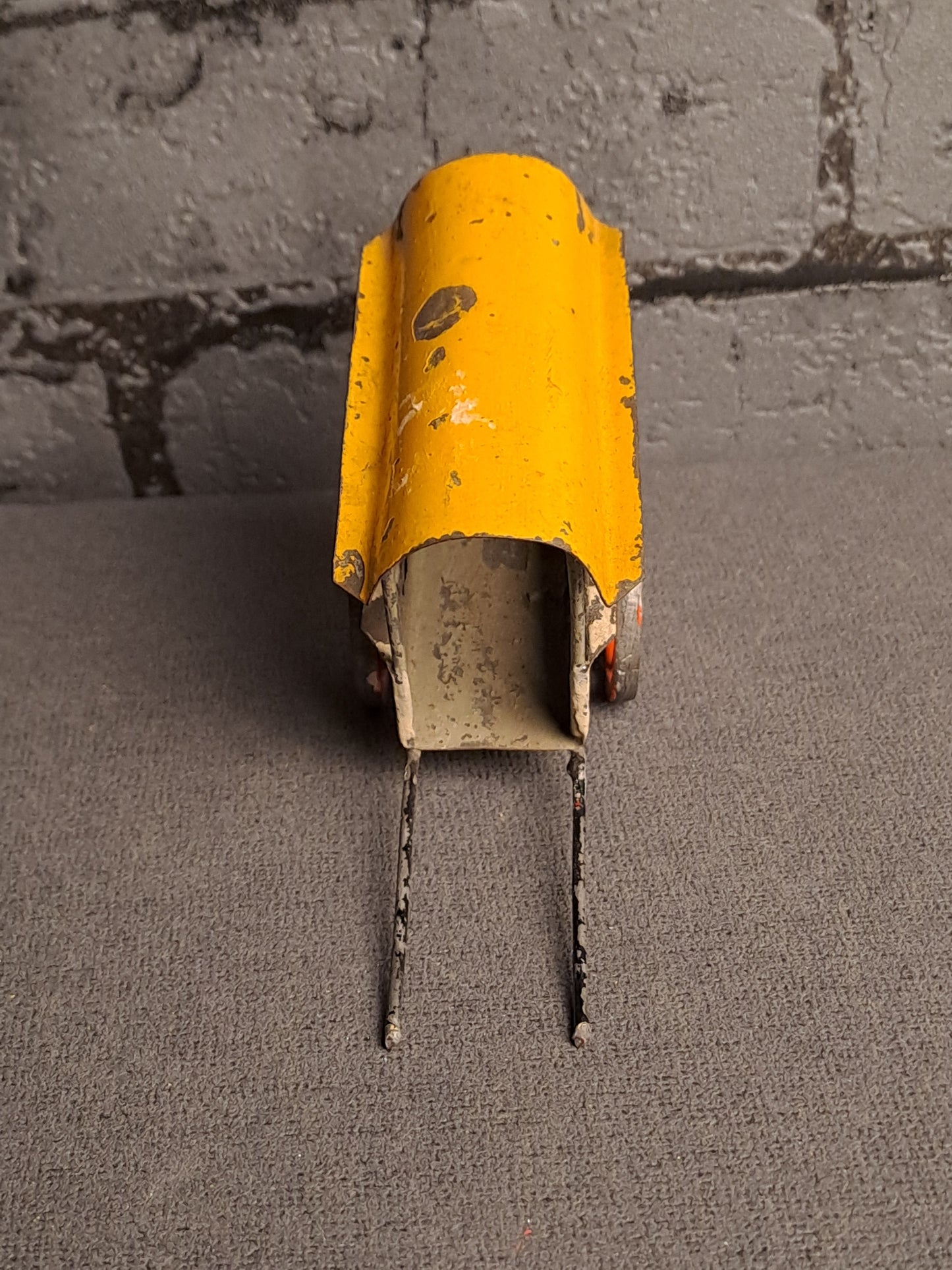 Red Cross Tin Carriage 1920's / Røde Kors Blik Vogn 1920'erne