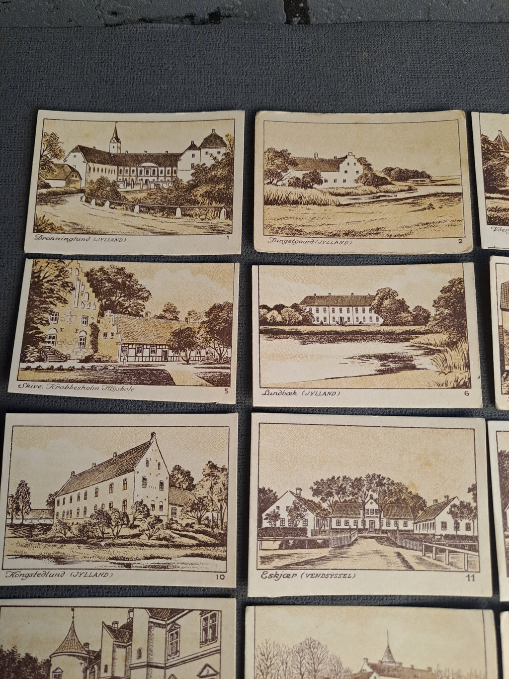 Collecting Cards Castles and Mansions of Denmark / Samlekort Danske Slotte og Herregårde