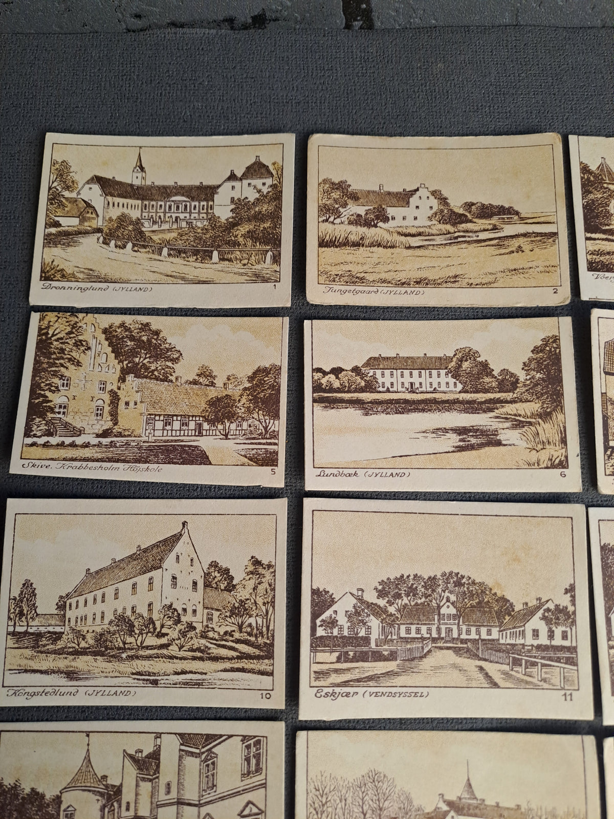 Collecting Cards Castles and Mansions of Denmark / Samlekort Danske Slotte og Herregårde