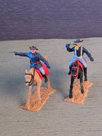 Timpo Toys U.S. Kavaleri 2 Soldater på Hest / Timpo Toys U.S. Cavalry 2 Soldiers on Horse