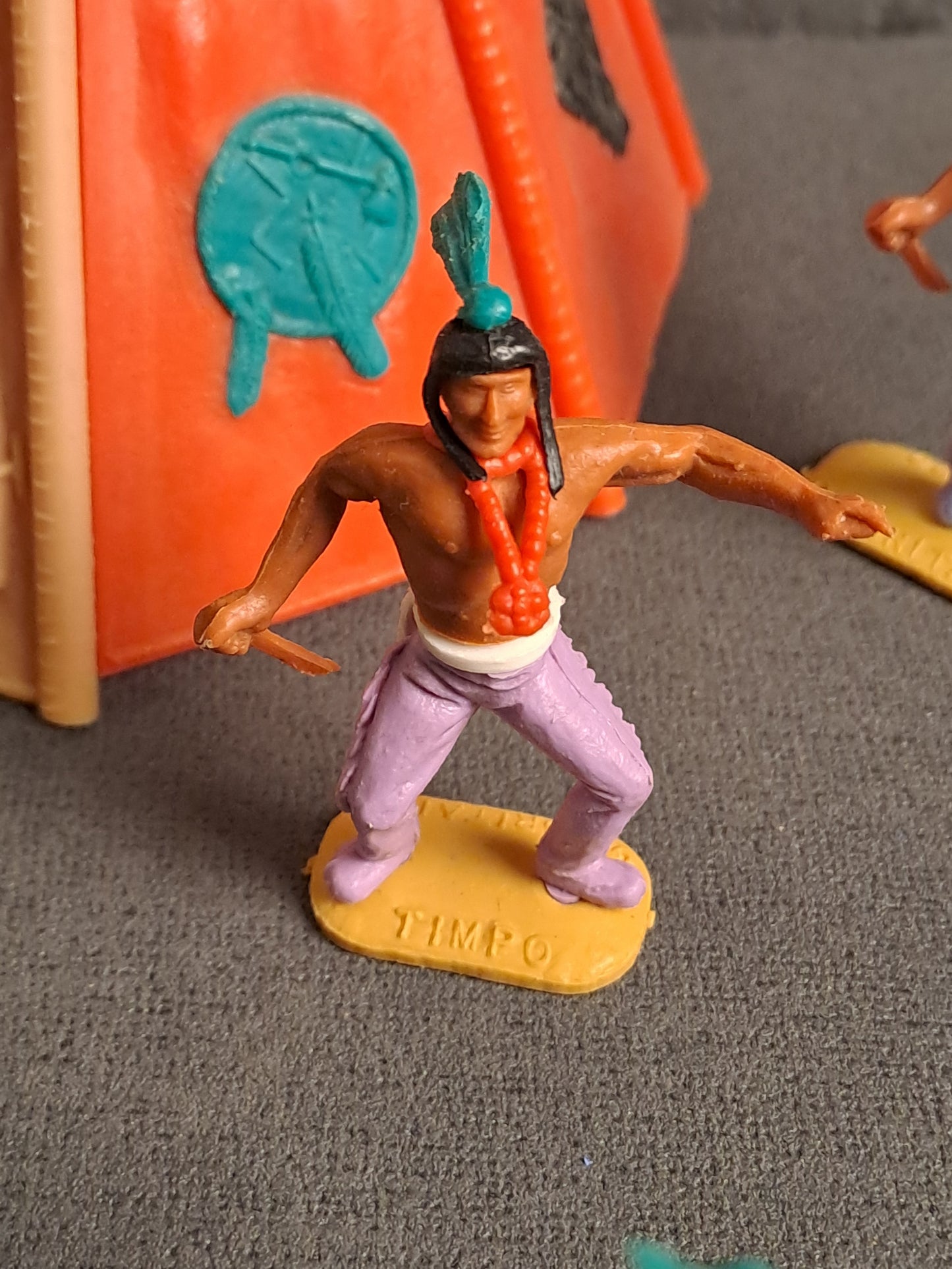 Timpo Toys Tipi and Indians