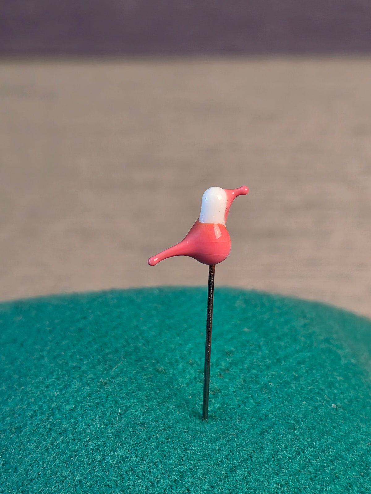 Bird needle pin