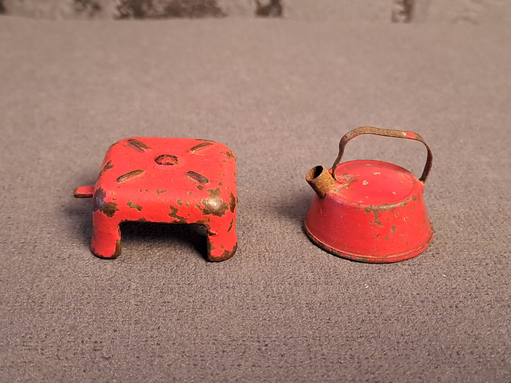 Tekno Denmark Miniature Gas Stove and Kitchen Utensils