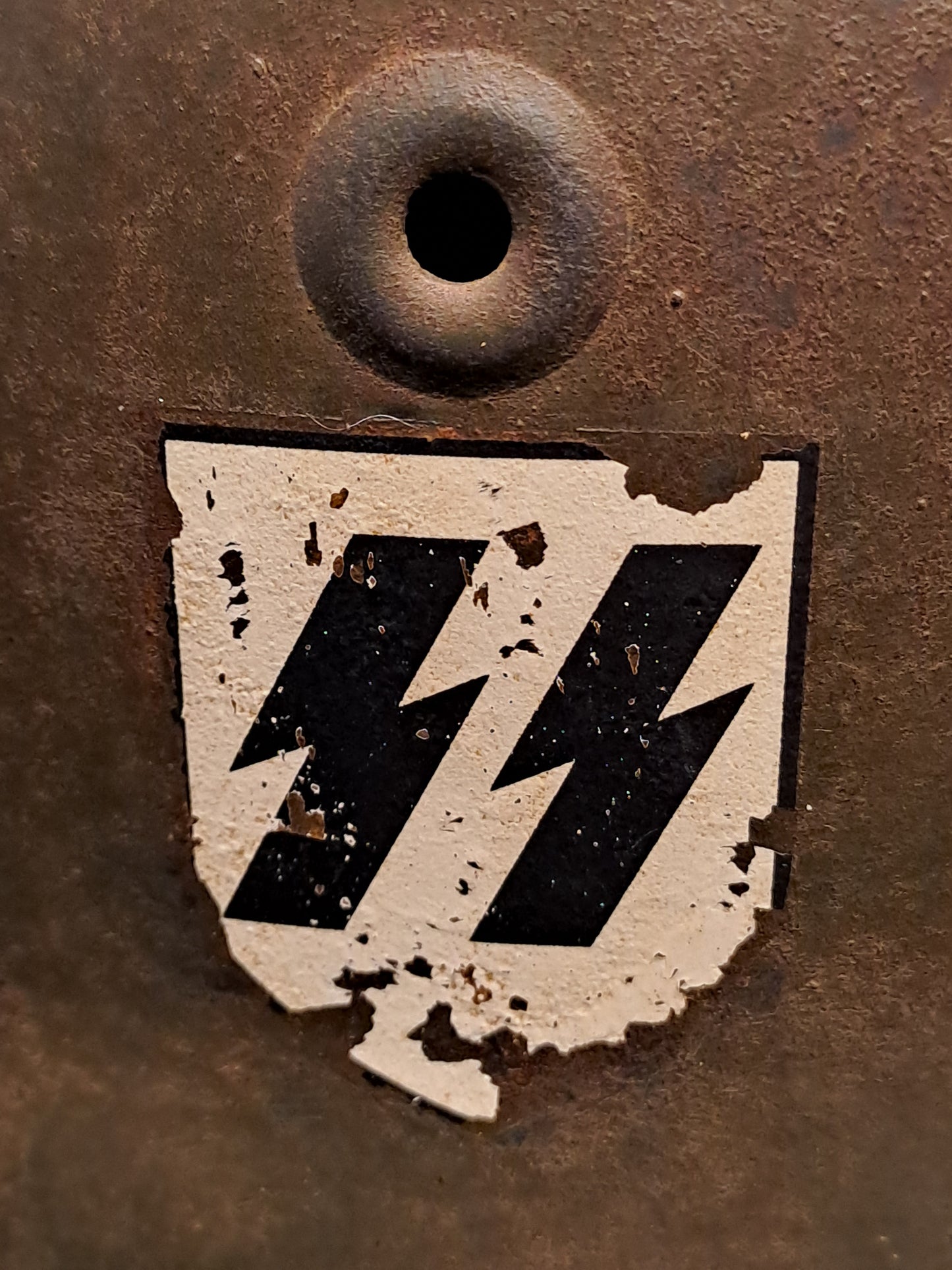 WW2 M42 Waffen SS Steel Helmet / WW2 M42 SS Stålhjelm