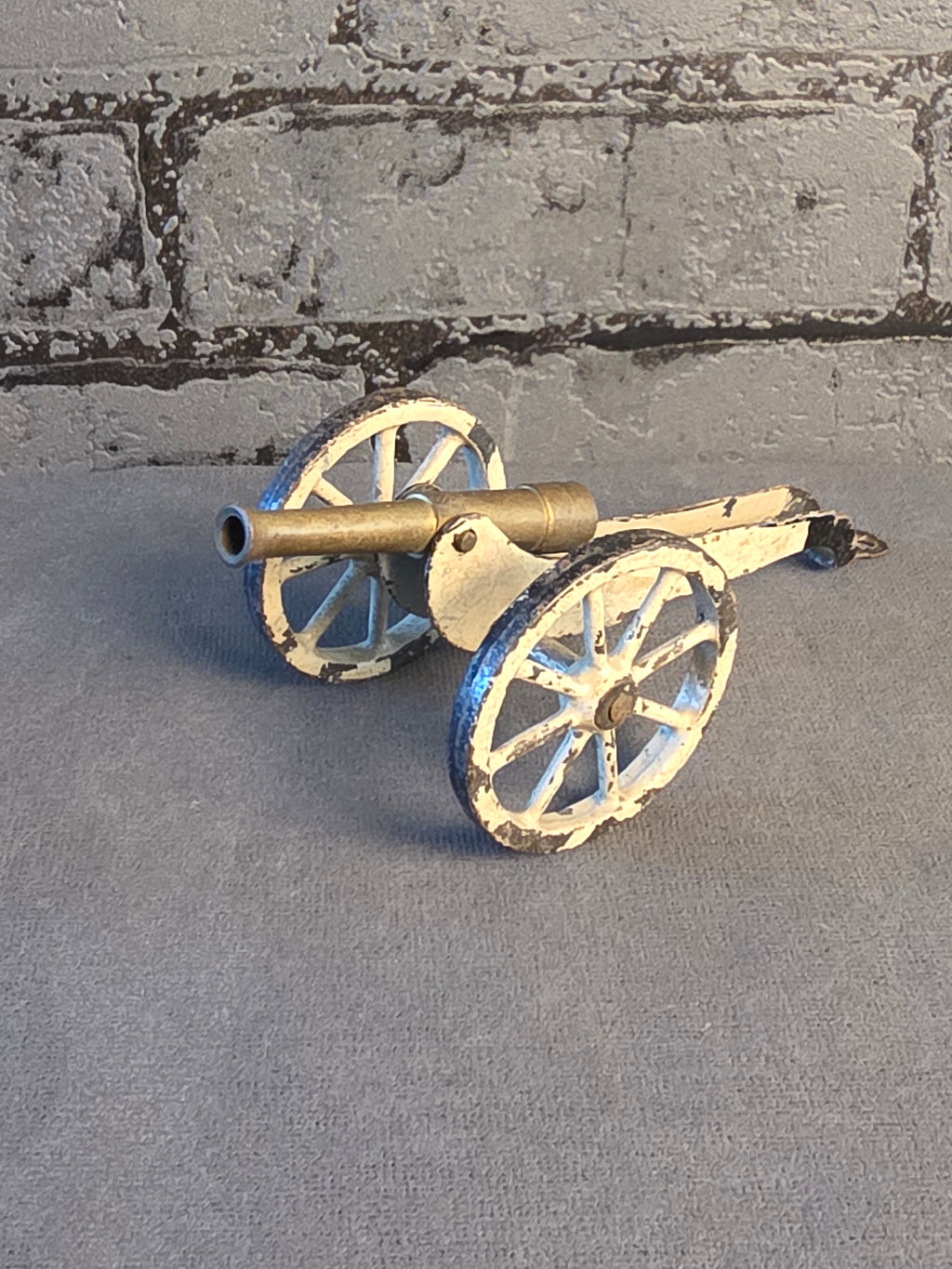 Antique Cannon 16 cm.