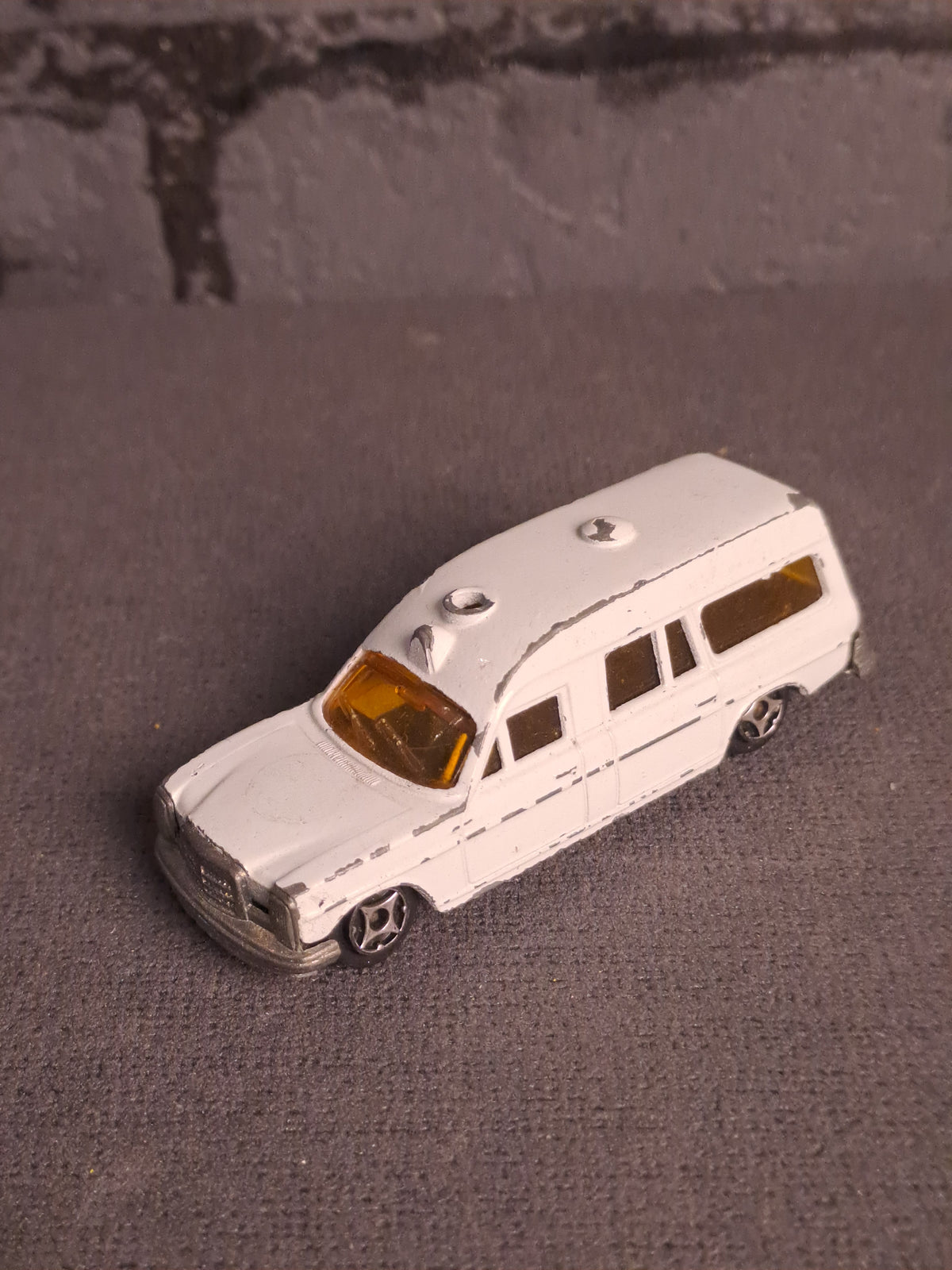 Norev Mercedes Ambulance