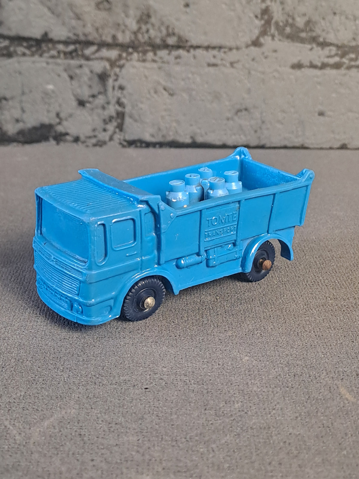 Tomte Laerdal Milk Truck / Tomte Lærdal Mælkevogn