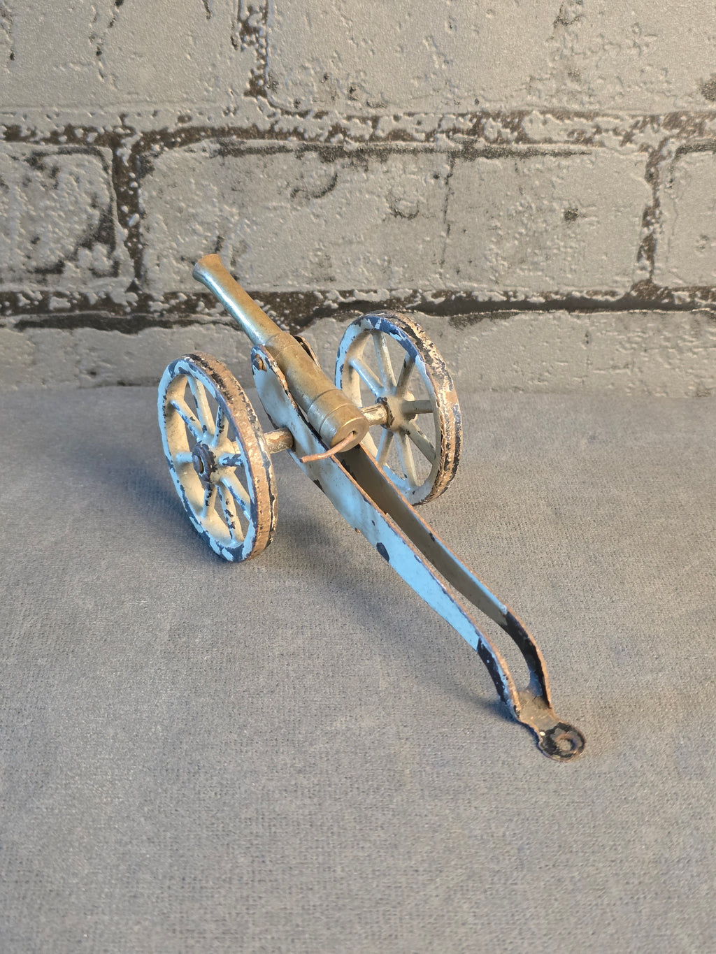 Antik Kanon. 16 cm.